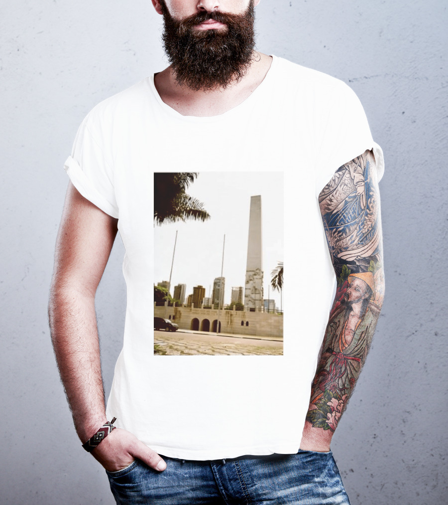 Obelisco Do Ibirapuera M M D C Viveram Pouco Para Morrer Bem Morreram Jovens Historical Monument São Paulo Brazil T-Shirt