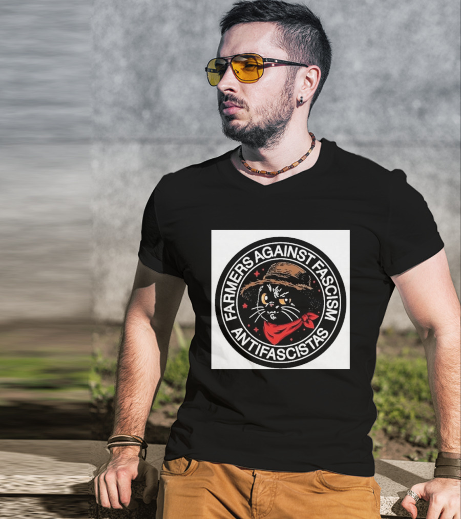 Farmers Against Fascism Antifascistas Cat Straw Hat Red Bandana T-Shirt