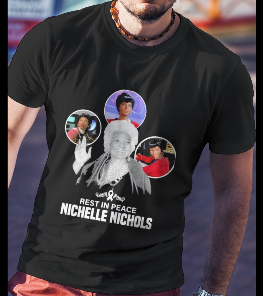 Rest In Peace Nichelle Nichols Star Trek Tribute Spock Hand Salute T-Shirt