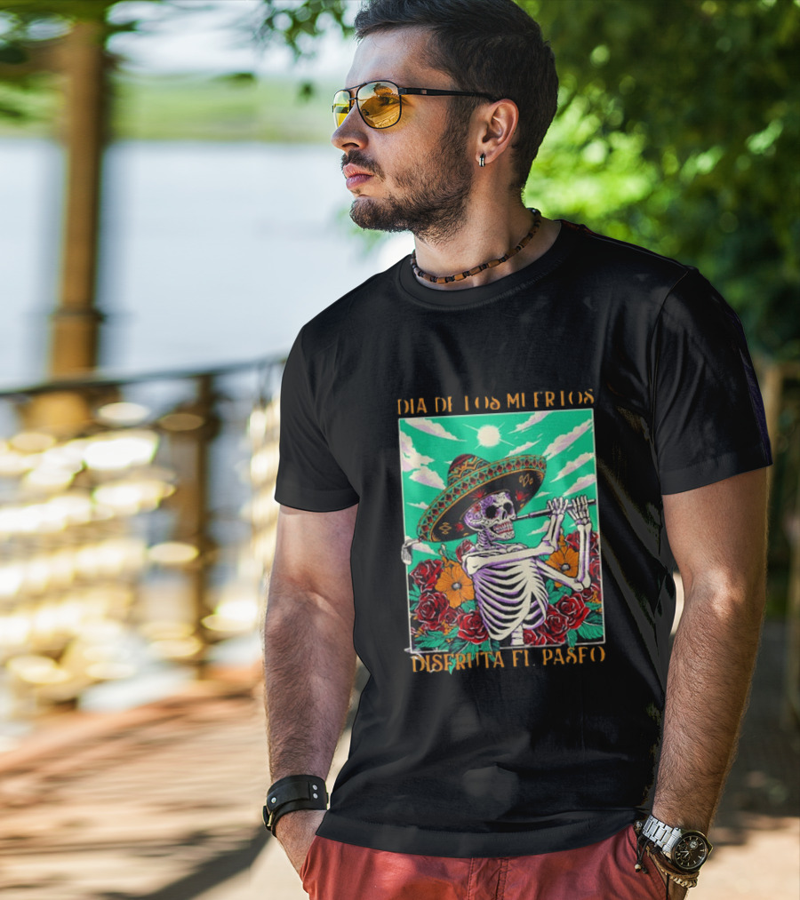 Calavera Golfer Día De Los Muertos Sombrero Flores Disfruta El Paseo T-Shirt