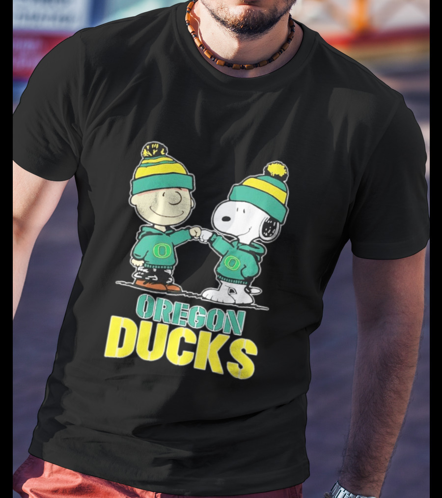 Charlie Brown Snoopy Fist Bump Oregon Ducks Fan Gear T-Shirt