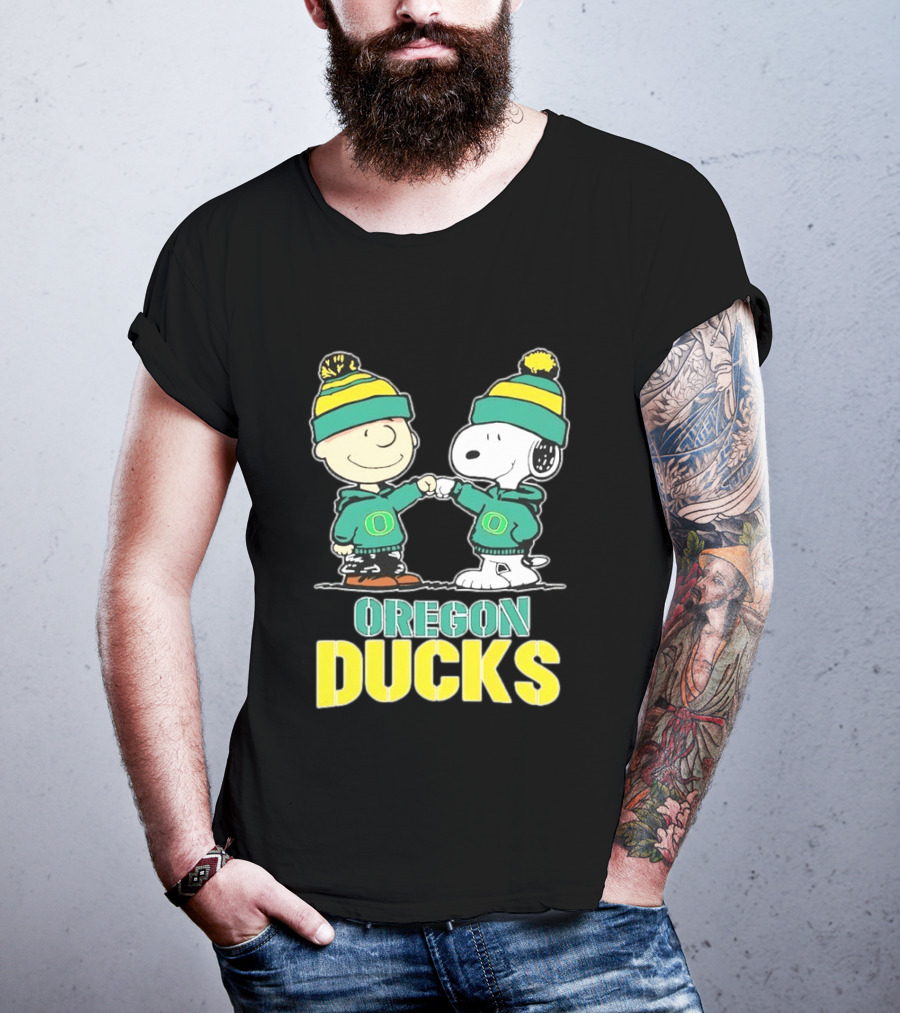 Charlie Brown Snoopy Fist Bump Oregon Ducks Fan Gear T-Shirt