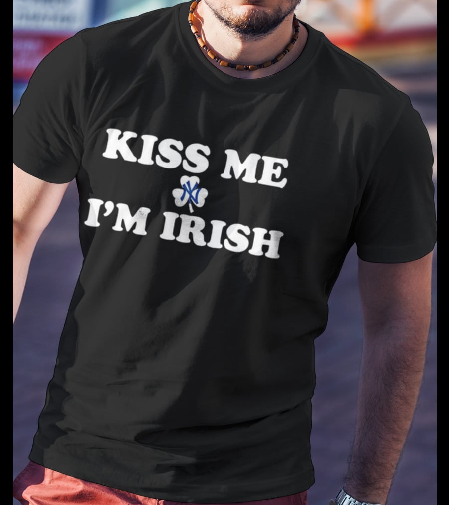 New York Yankees Kiss Me I'm Irish St Patrick's Day Clover T-Shirt