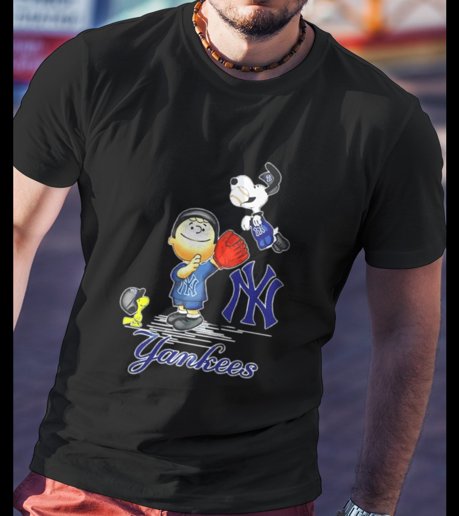 Snoopy Woodstock New York Yankees Peanuts Characters Baseball Fan T-Shirt