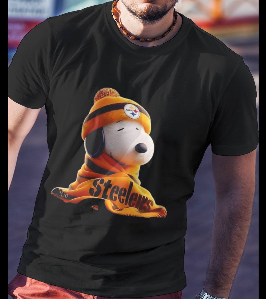 Snoopy Steelers Winter Hat And Scarf T-Shirt