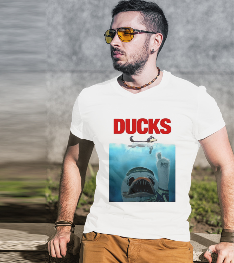 Oregon Ducks Jaws Parody With Washington Huskies Rivalry T-Shirt