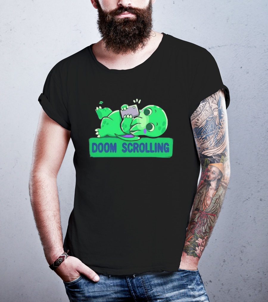 Doom Scrolling Cthulhu Lovecraft Monster With Smartphone T-Shirt