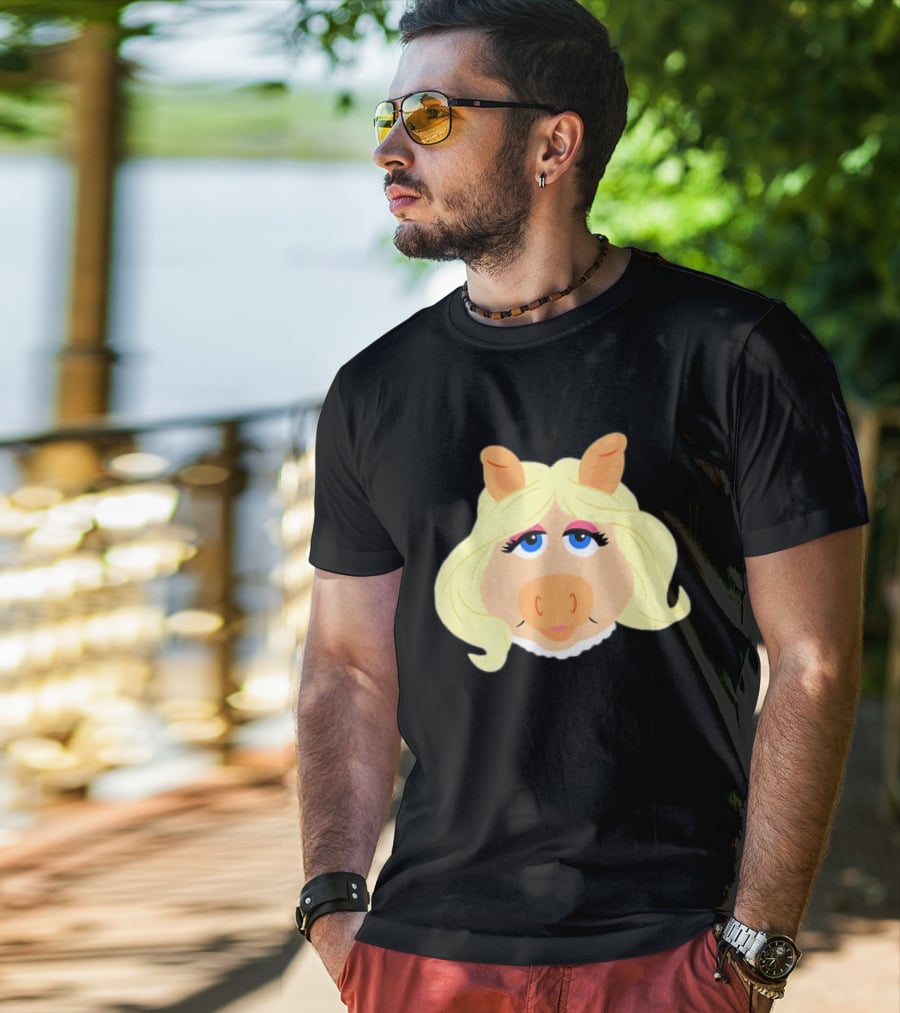Miss Piggy Iconic Jim Henson's Muppets Character Blonde Hair Blue Eyes T-Shirt