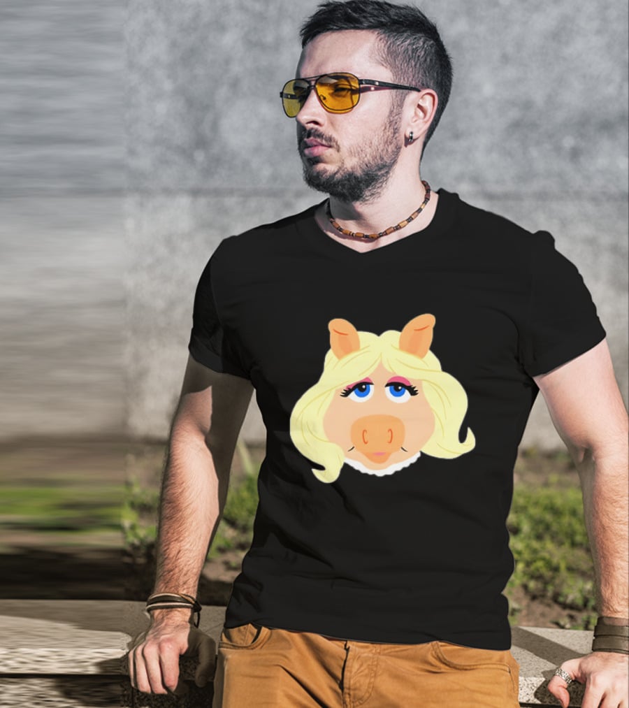Miss Piggy Iconic Jim Henson's Muppets Character Blonde Hair Blue Eyes T-Shirt