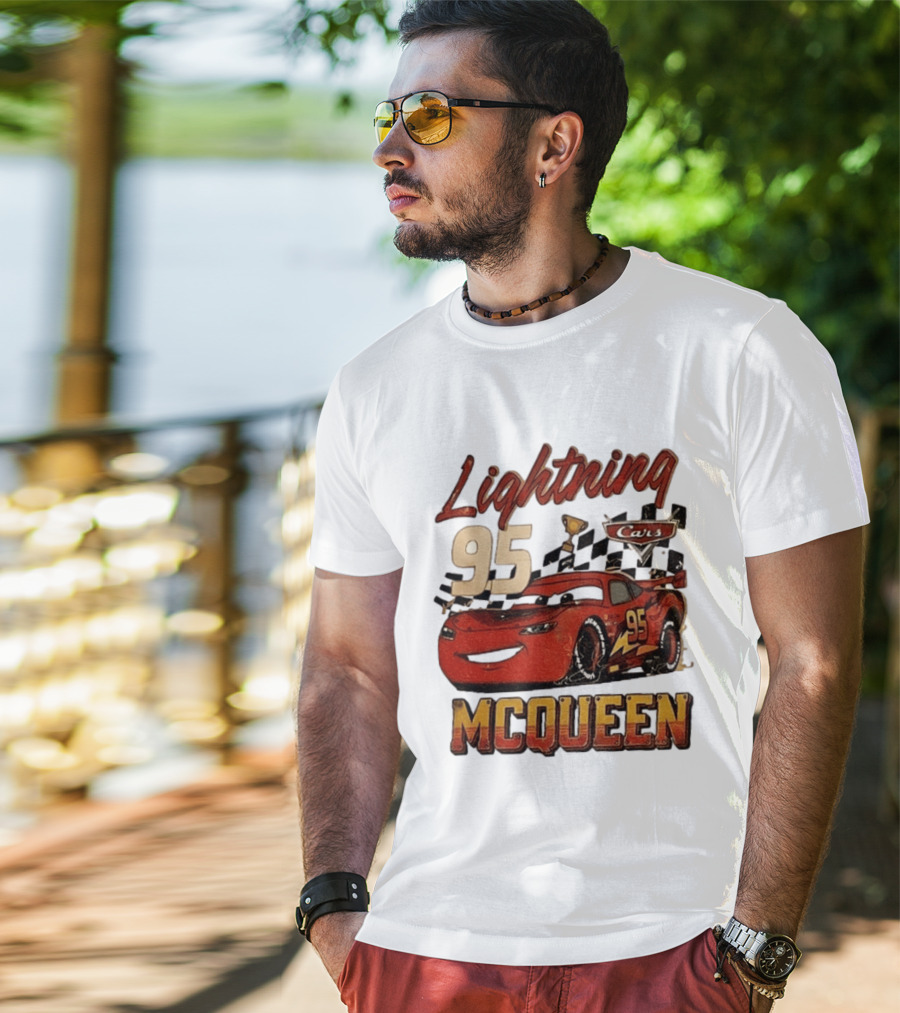 Lightning McQueen 95 Cars Trophy Checkered Flags Disney Pixar T-Shirt