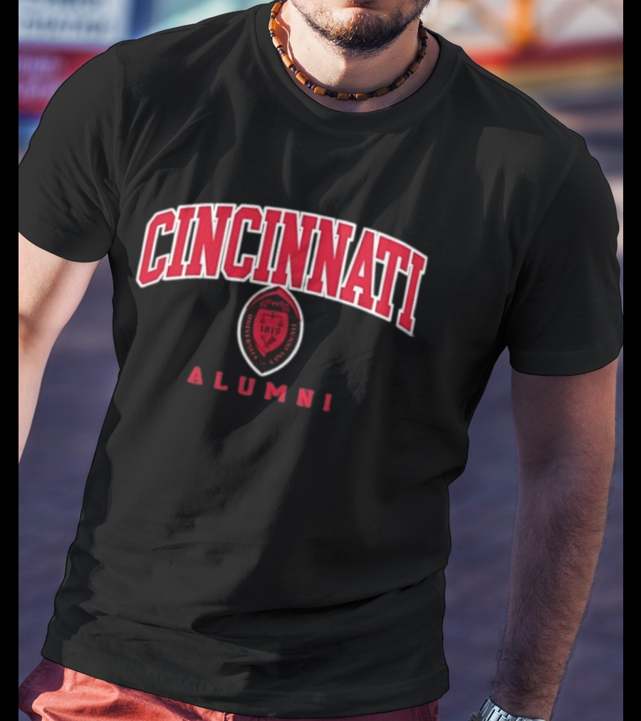 Cincinnati Alumni 1819 Seal University T-Shirt