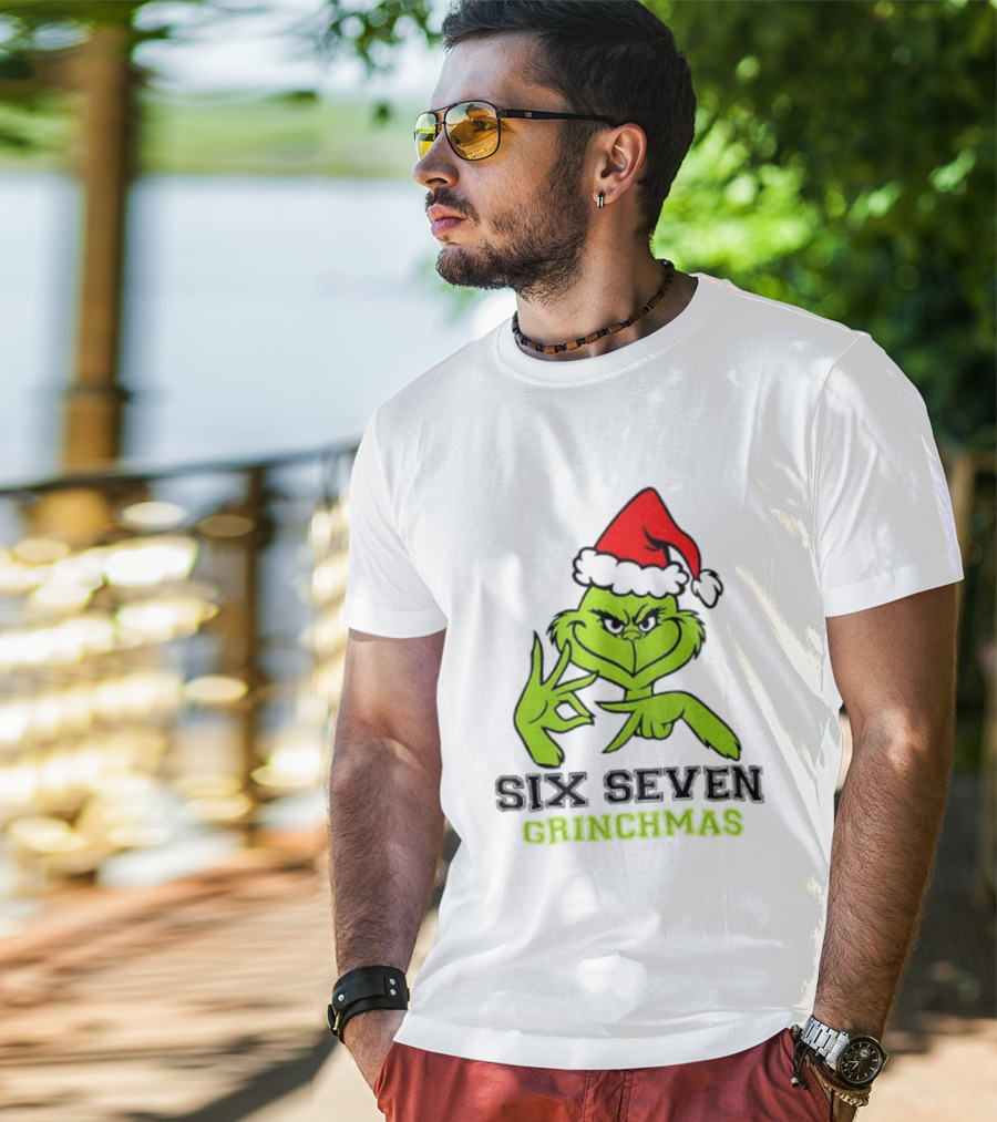 Grinch Santa Hat Six Seven Grinchmas Christmas 2025 Festive T-Shirt