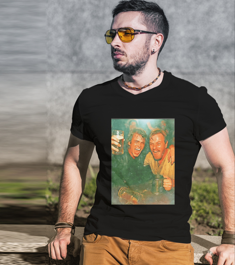Original Anakin Skywalker And Obi Wan Kenobi Celebrate With Beer Cheers T-Shirt