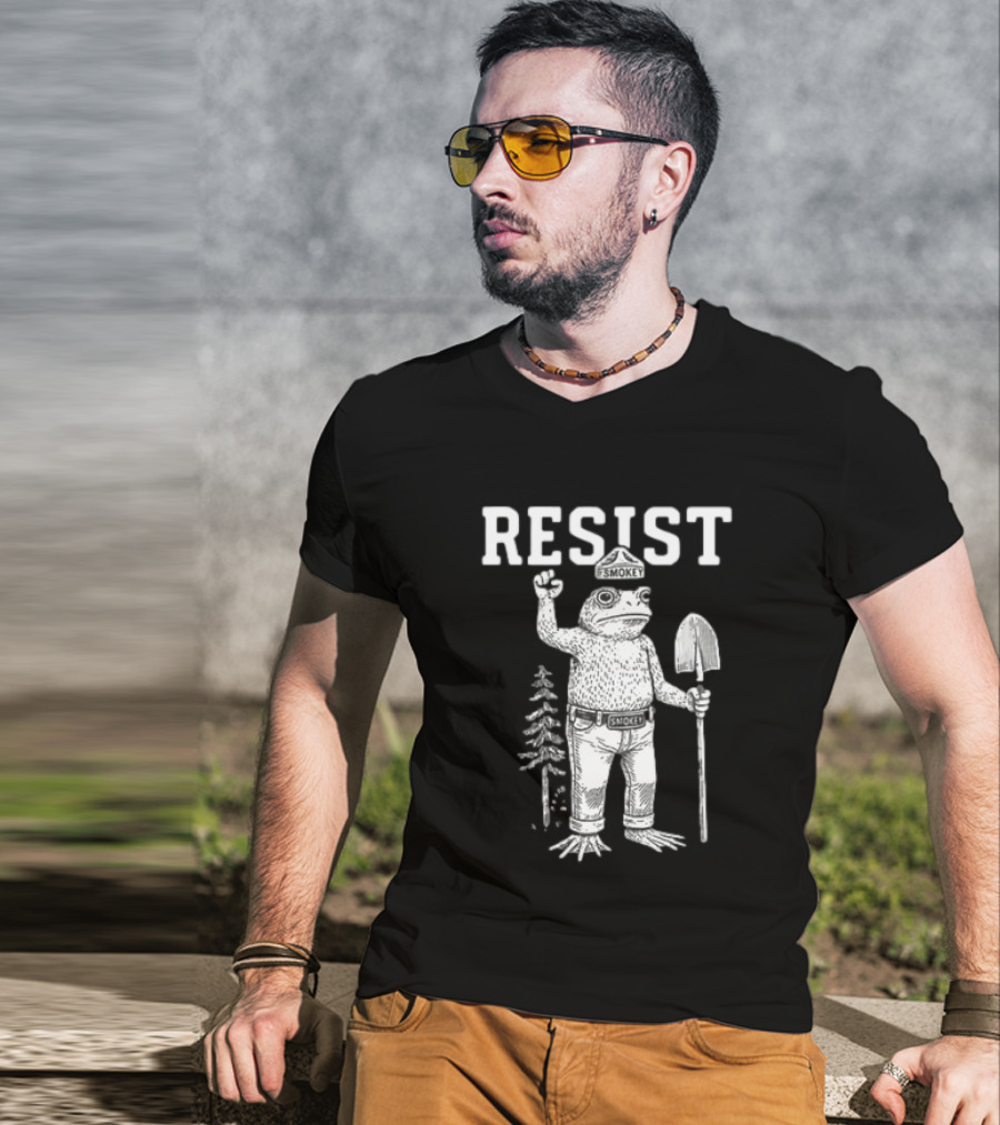 Resist Smokey Frog Portland Original Free Hat T-Shirt