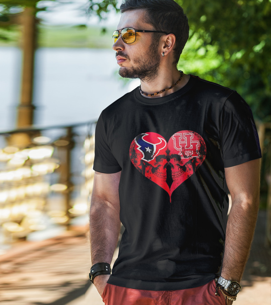 Houston Texans University Of Houston Cougars Heart Shaped Skulls Football Fans T-Shirt