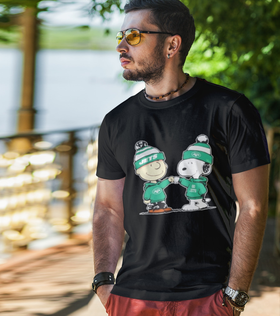 Original Peanuts Charlie Brown Snoopy New York Jets Fist Bump Go Jets Football T-Shirt