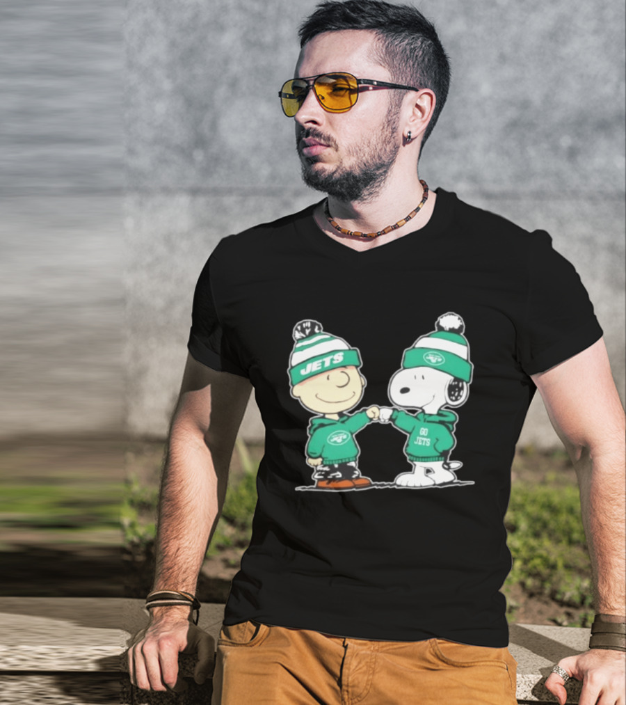 Original Peanuts Charlie Brown Snoopy New York Jets Fist Bump Go Jets Football T-Shirt
