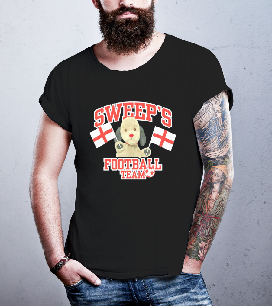 Sweep's Football Team Puppet Children's TV England Flags T-Shirt