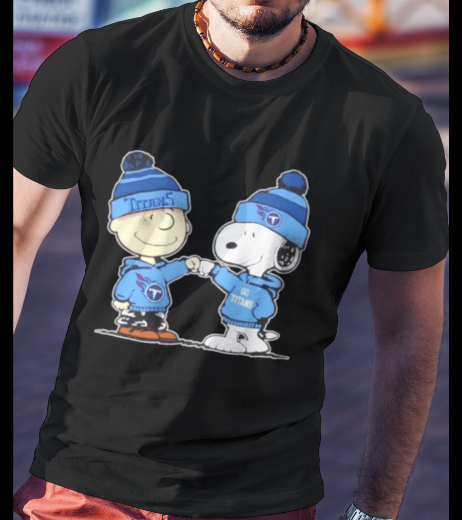 Peanuts Charlie Brown Snoopy Fist Bump Tennessee Titans Football Go Titans T-Shirt