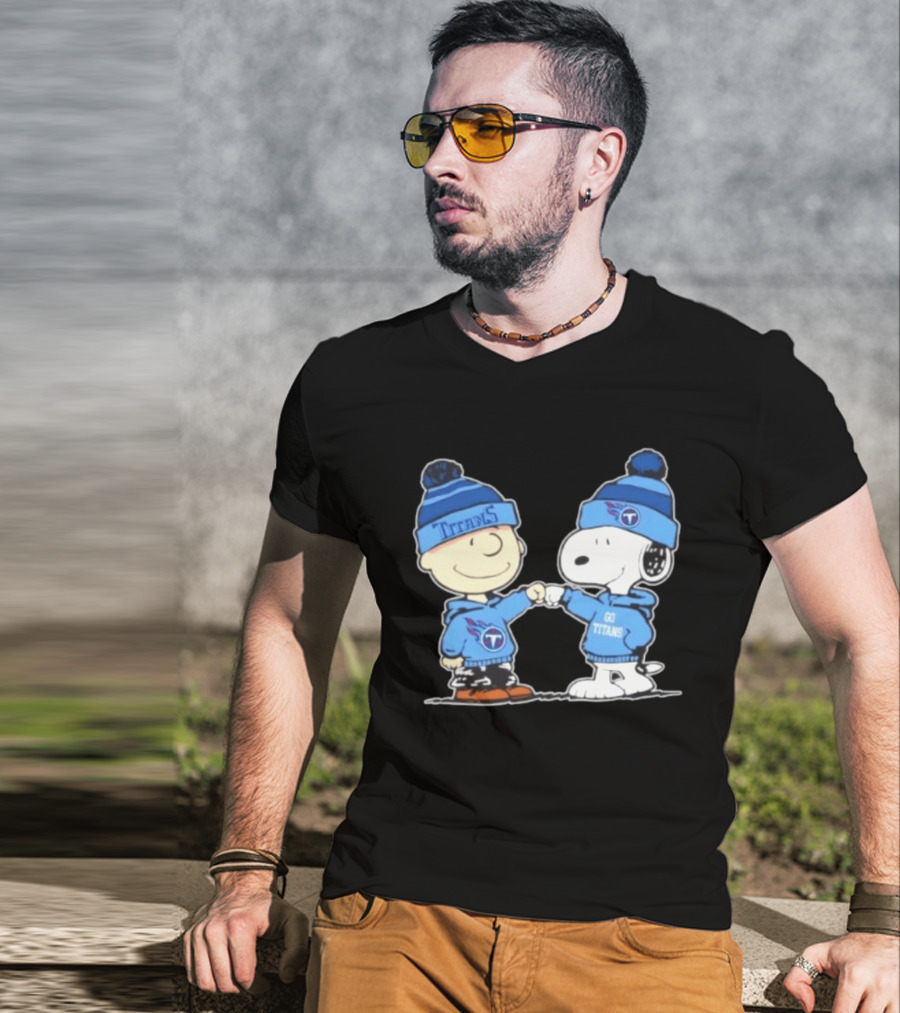 Peanuts Charlie Brown Snoopy Fist Bump Tennessee Titans Football Go Titans T-Shirt