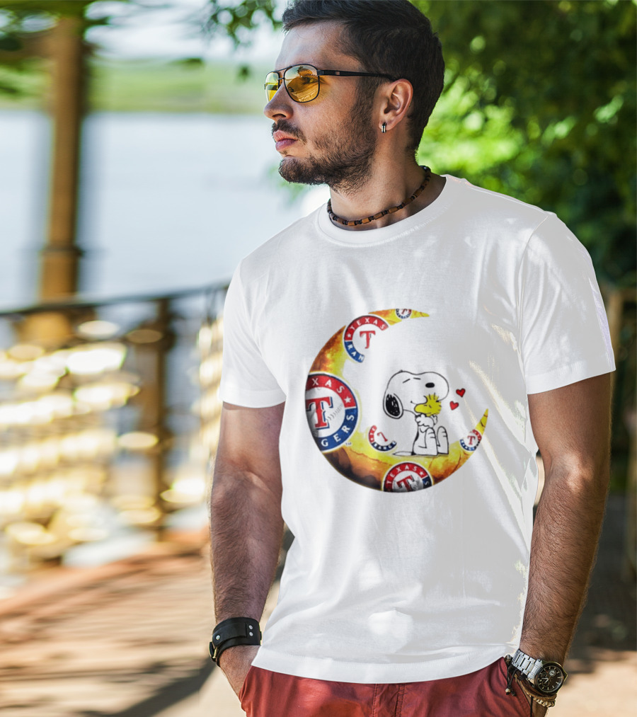 Snoopy Woodstock Texas Rangers Moon Baseball Fan Celebration T-Shirt