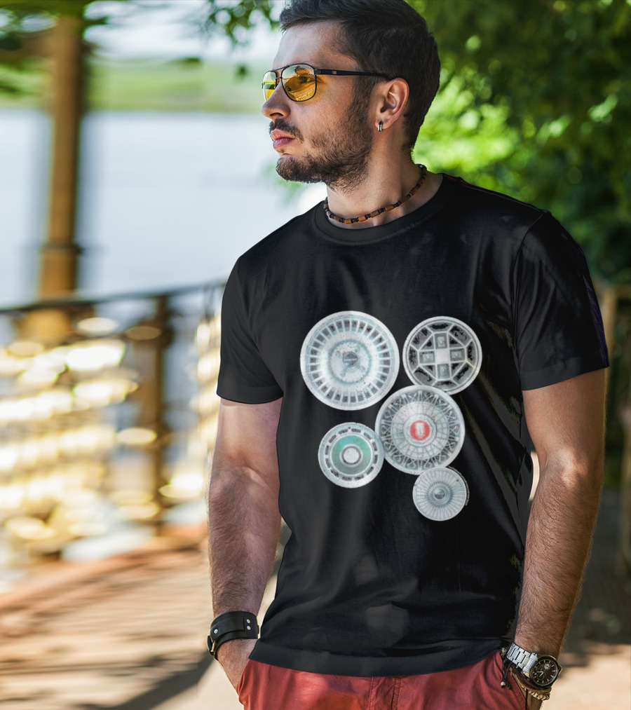 Vintage Ford Hubcaps Collection Classic Car Enthusiast Retro Wheels T-Shirt