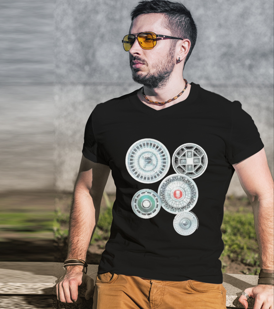 Vintage Ford Hubcaps Collection Classic Car Enthusiast Retro Wheels T-Shirt