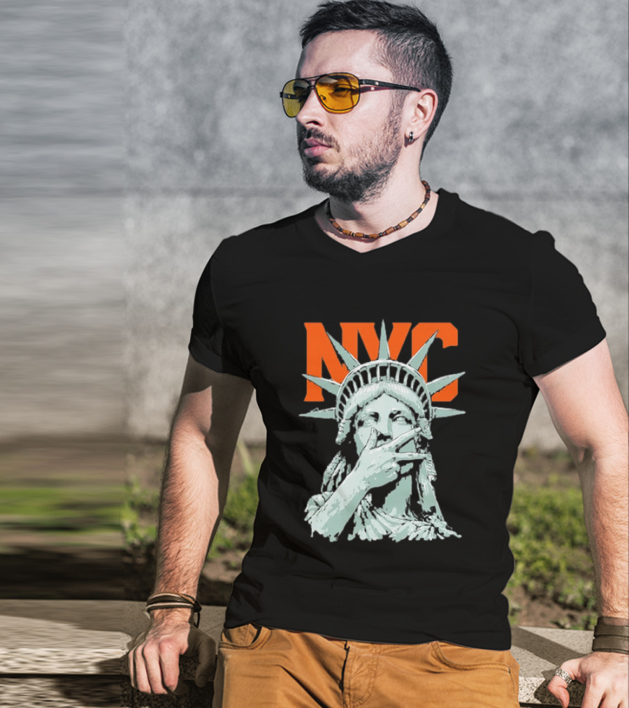NYC Statue Of Liberty Peace Gesture Iconic Liberty T-Shirt