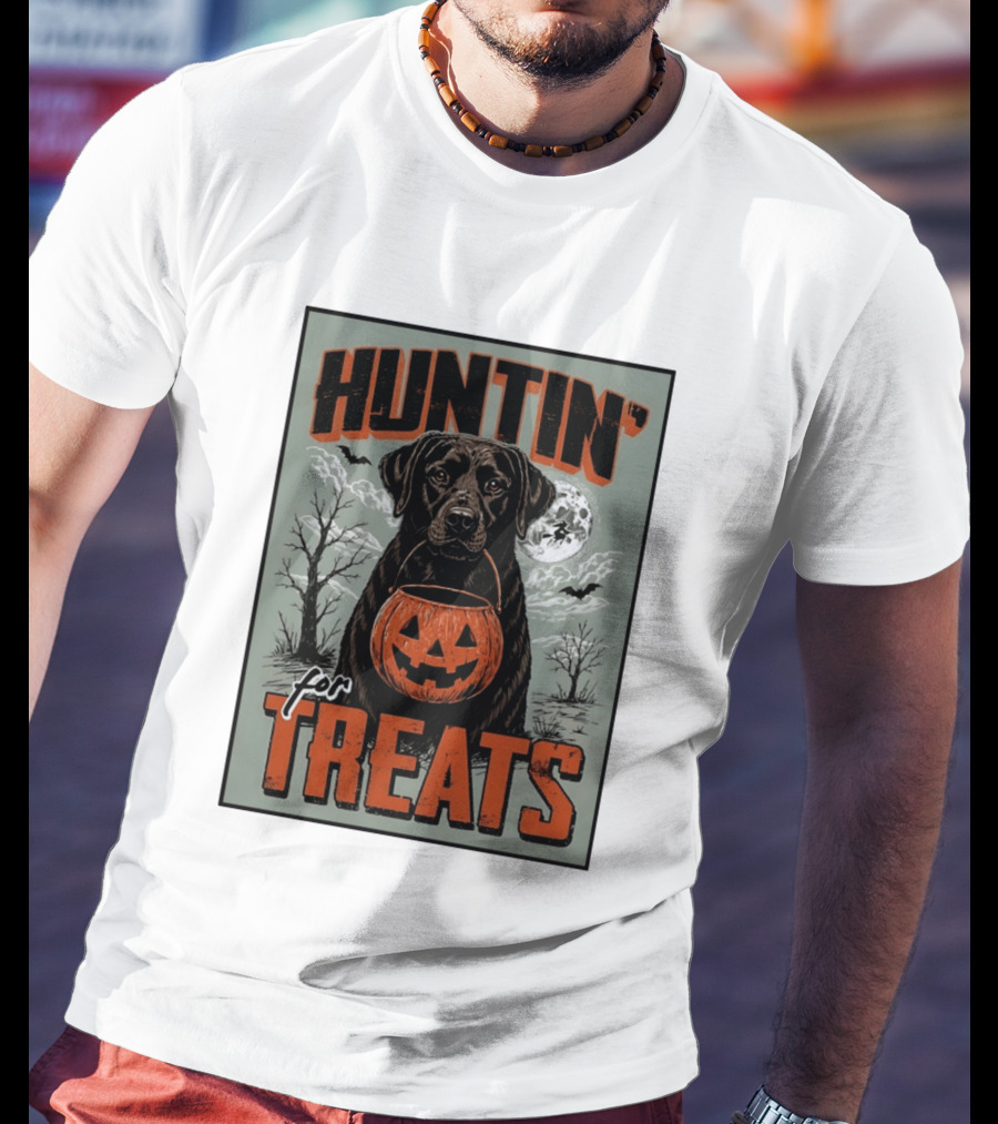 Black Labrador Huntin' For Treats Halloween Dog Moon And Jack O' Lantern T-Shirt