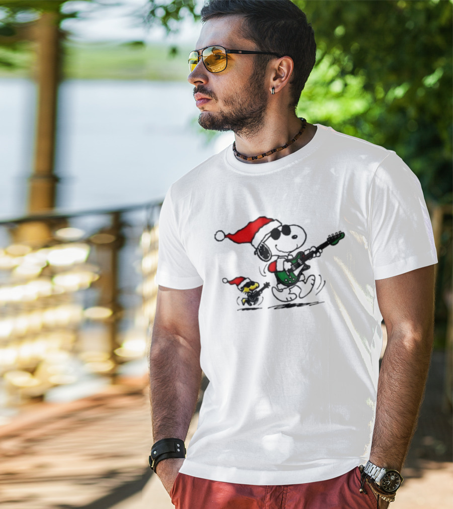 Snoopy Christmas Rocking Guitar Santa Hat Woodstock Peanuts T-Shirt