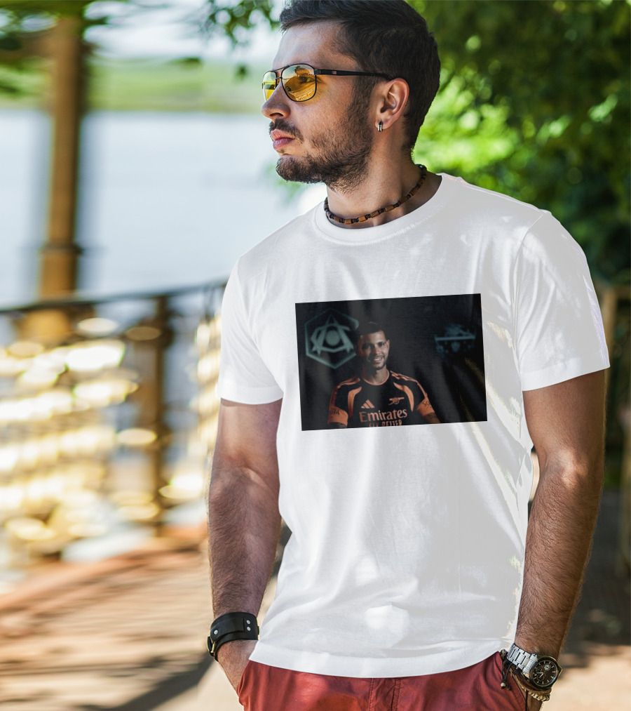 Emirates Fly Better Arsenal Move Ambitions Guimarães SOPHIA T-Shirt