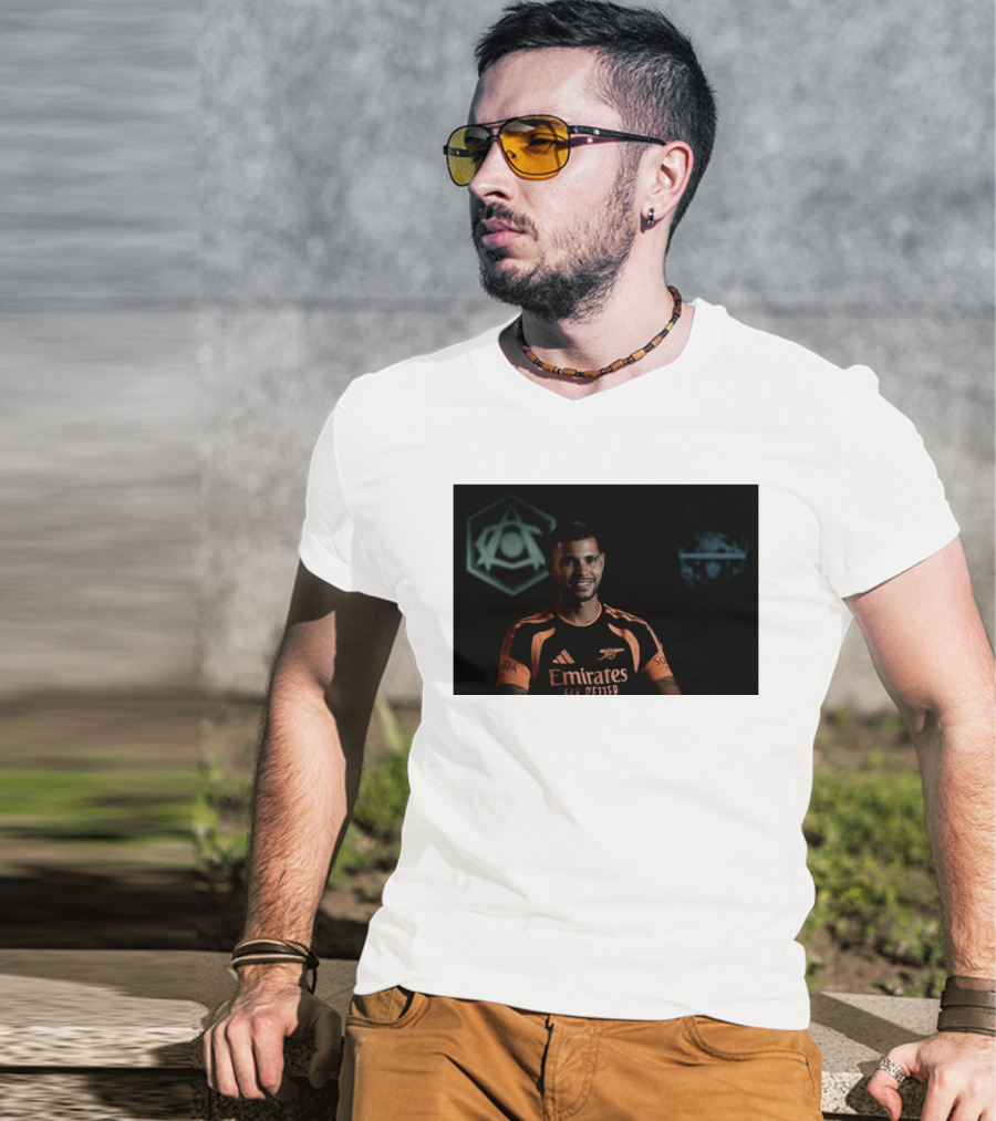 Emirates Fly Better Arsenal Move Ambitions Guimarães SOPHIA T-Shirt
