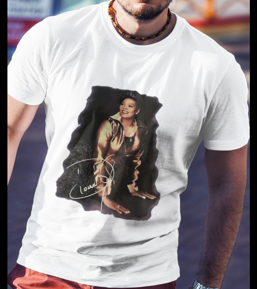 Dionne Warwick Iconic Soul Singer Legend Autographed Image T-Shirt