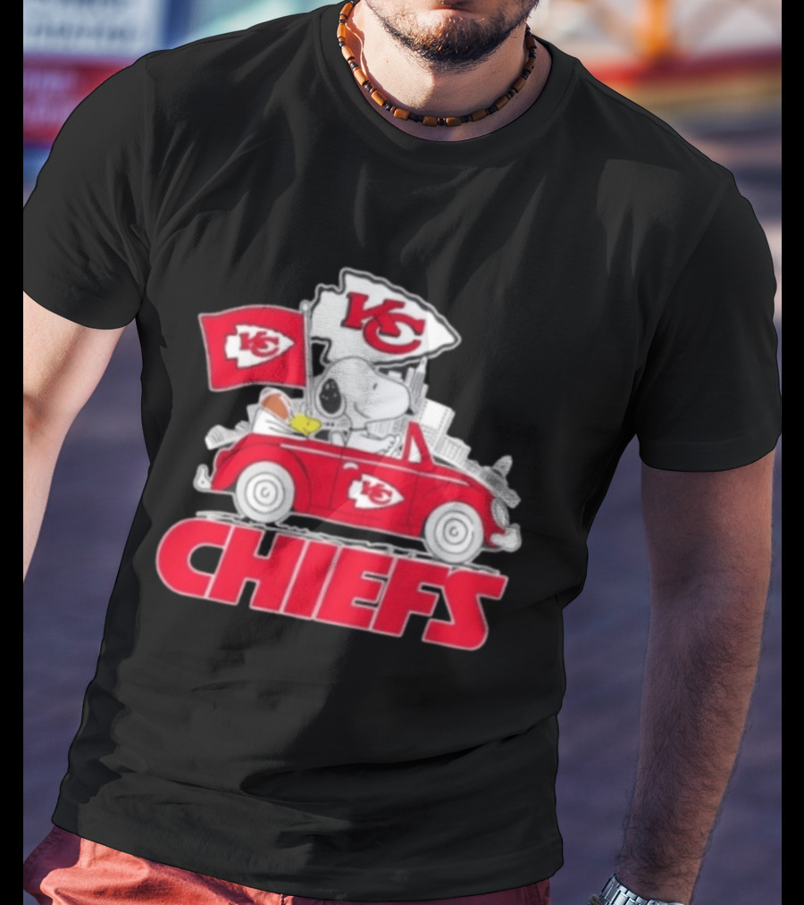 Snoopy Driving Kansas City Chiefs Car With Skyline And Flag T-Shirt