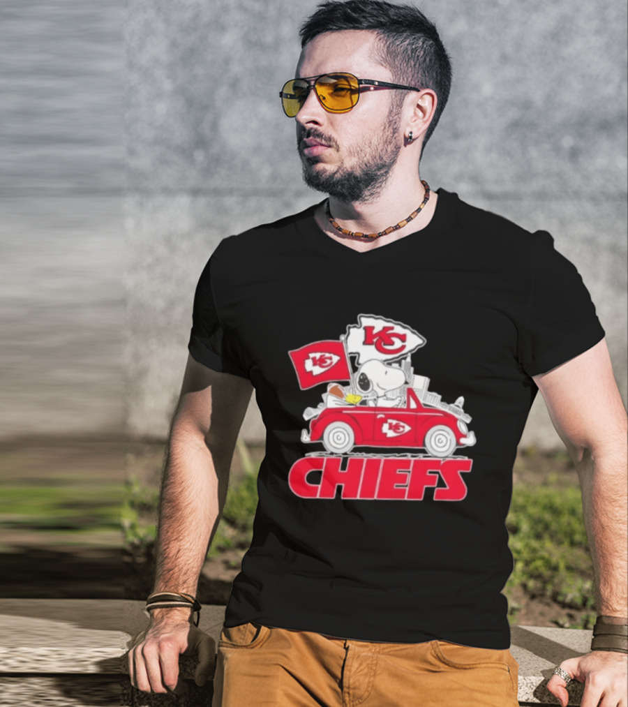Snoopy Driving Kansas City Chiefs Car With Skyline And Flag T-Shirt