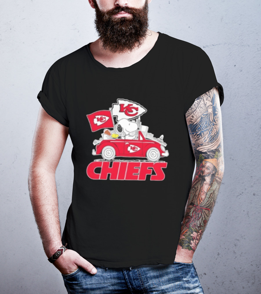 Snoopy Driving Kansas City Chiefs Car With Skyline And Flag T-Shirt