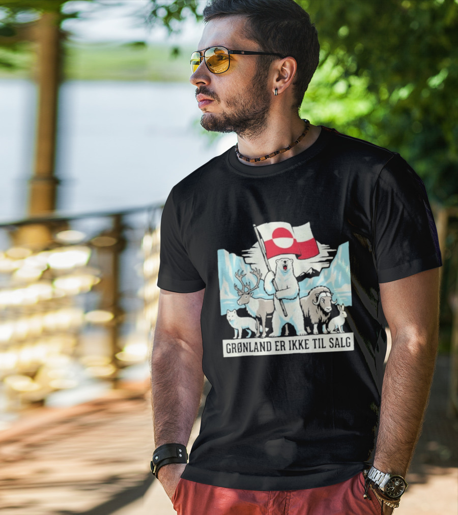 Grønland Er Ikke Til Salg Polar Bear Flag Reindeer Musk Ox Arctic Wildlife T-Shirt
