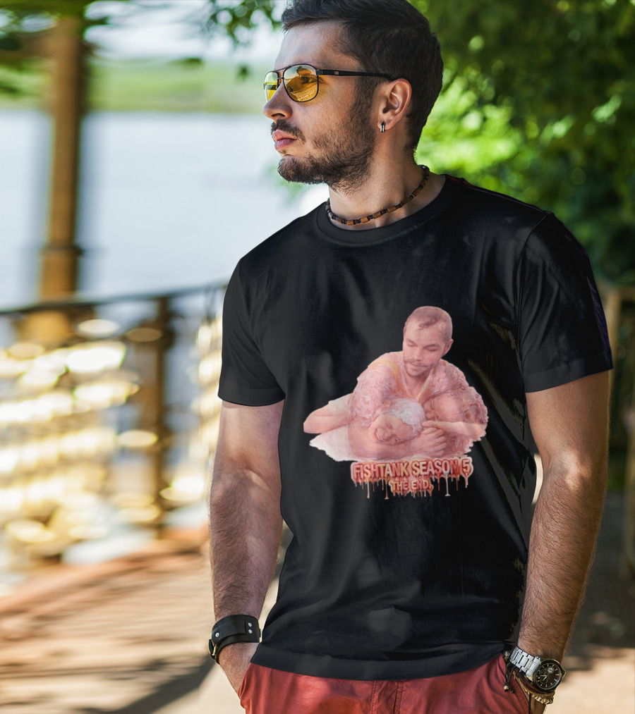 Fishtank Season 5 The End Dramatic Embrace Scene T-Shirt