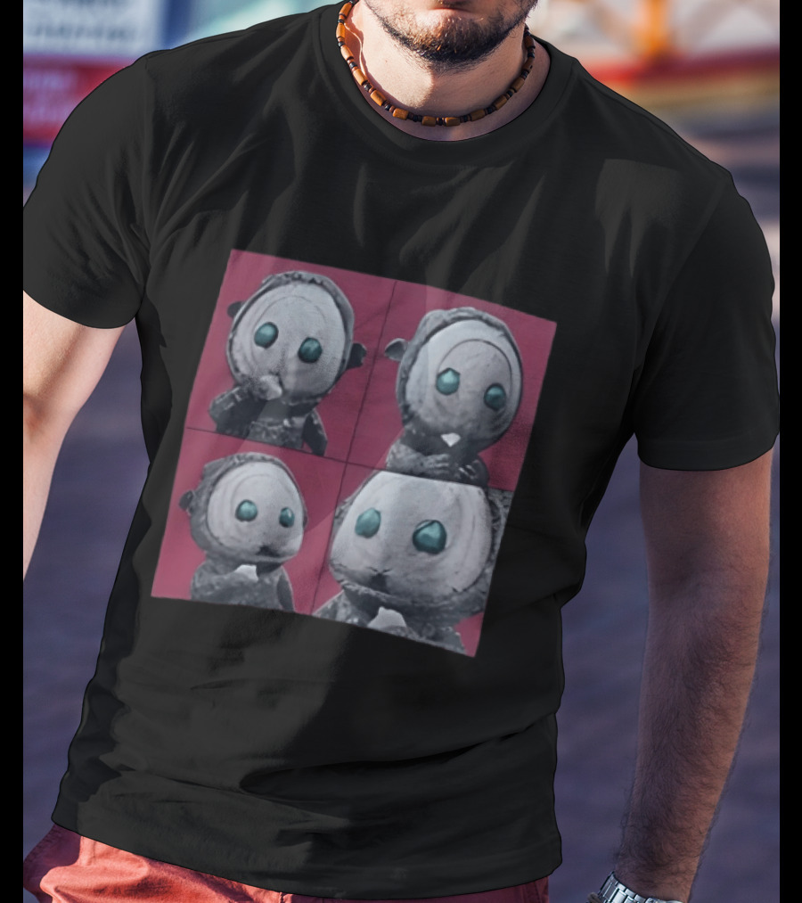 The East Palace Kkeomeoksali Cute Character Art Quadrant T-Shirt