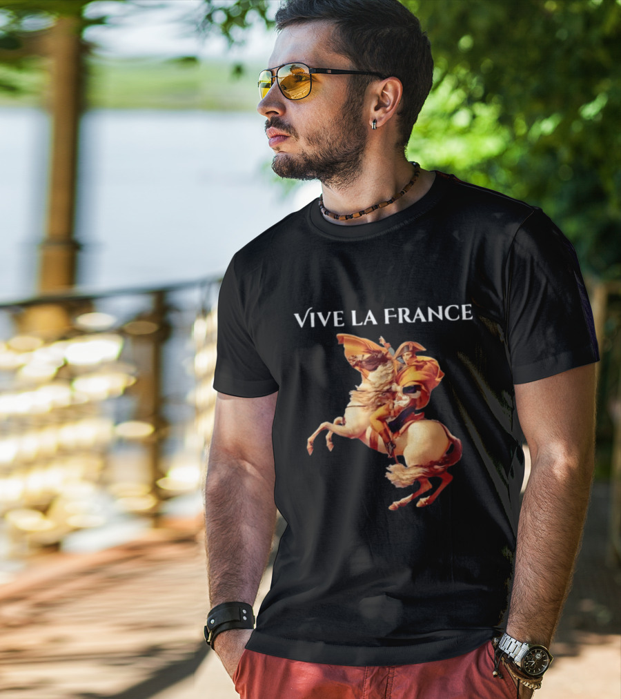 Vive La France Napoleon Bonaparte Riding Horse Iconic French History T-Shirt