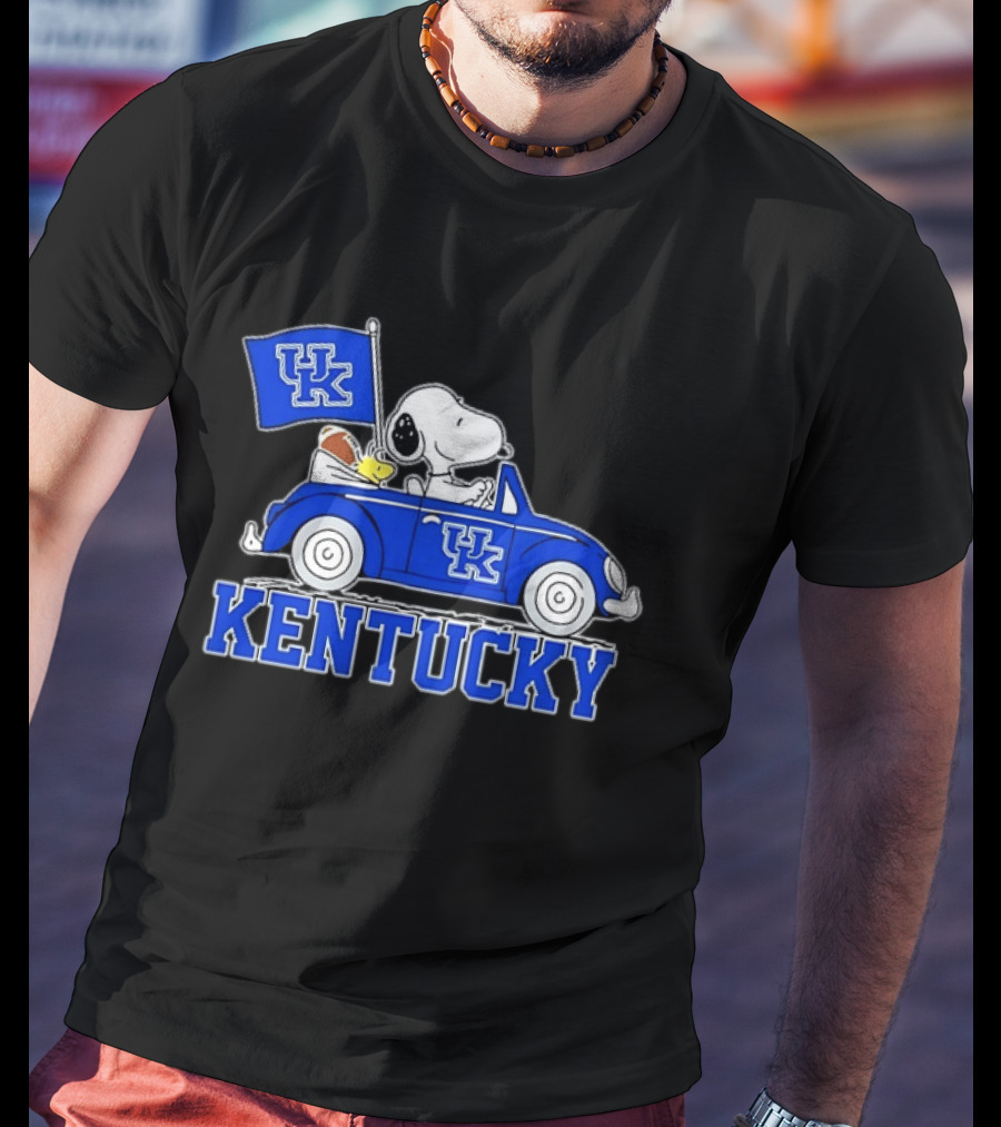 UK Wildcats Snoopy Driving Car With Kentucky Banner T-Shirt