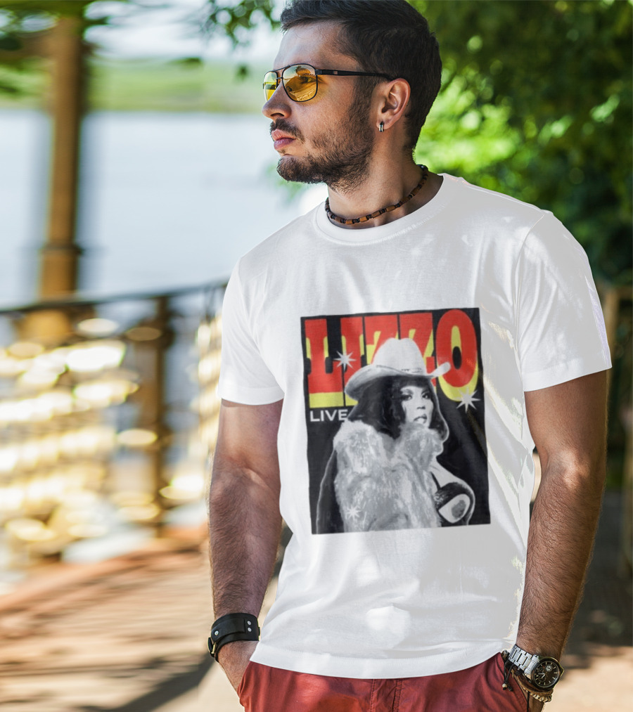 Lizzo Live Houston Mar 06 Texan Style Fur Coat Hat T-Shirt