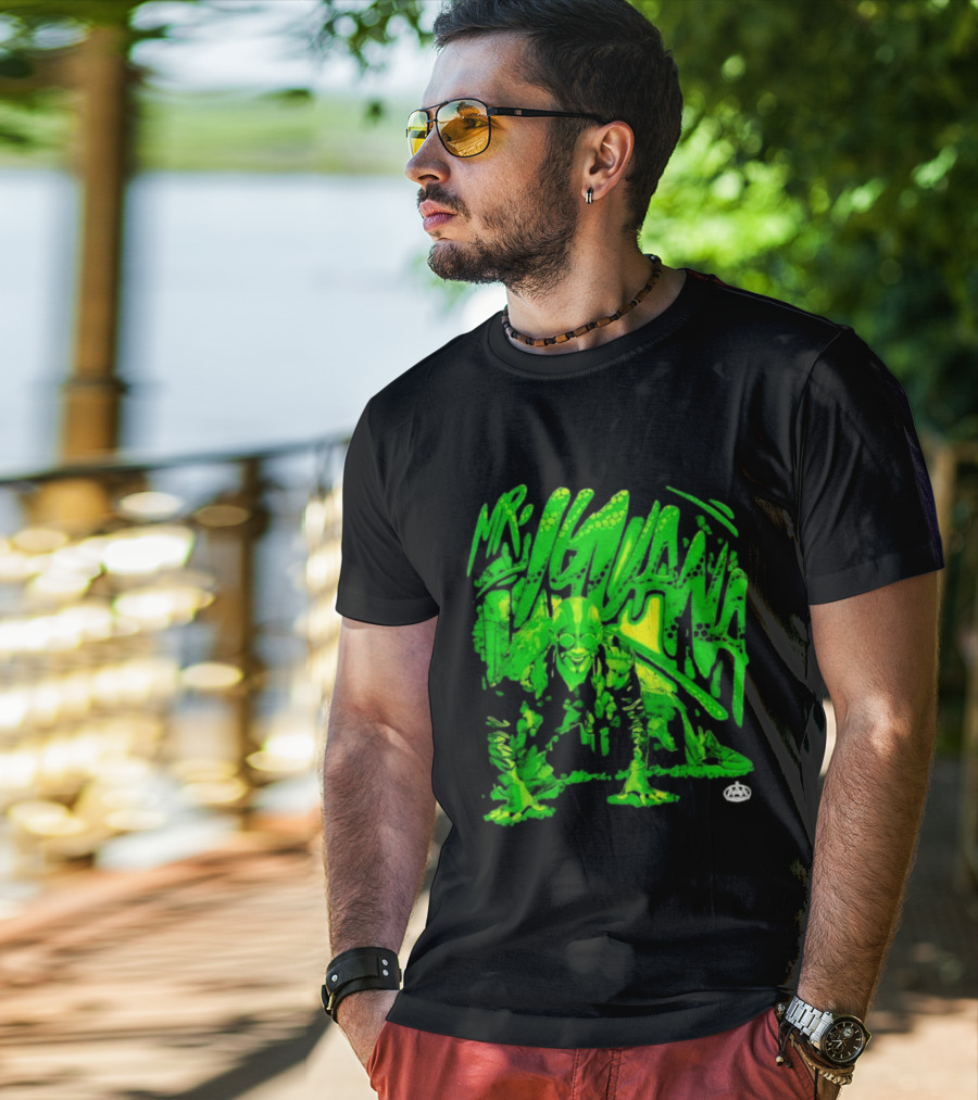 Mr Iguana AAA Lucha Libre Wrestler Crouching Masked Green Creature T-Shirt