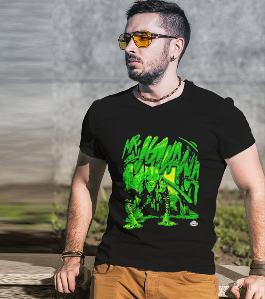 Mr Iguana AAA Lucha Libre Wrestler Crouching Masked Green Creature T-Shirt