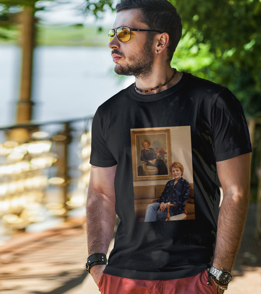 I Don't Know Who The Person In The Image Is. T-Shirt