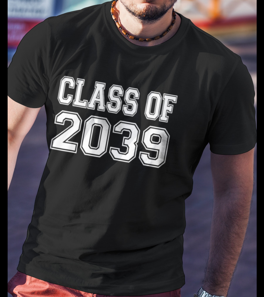 Class Of 2039 Graduation School Student Future Alumni T-Shirt