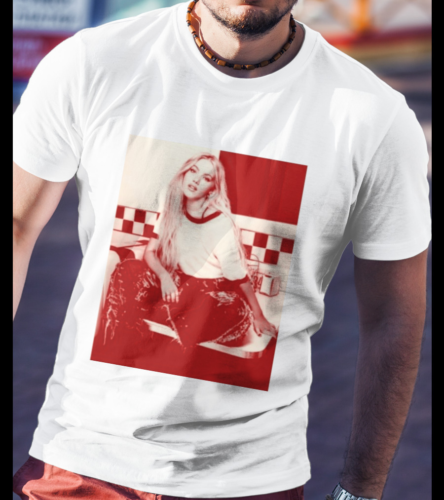 Freya Skye Store Bad Taste Photo Retro Vibe Outfit With Distressed Jeans And Casual Raglan Top In Diner Setting T-Shirt