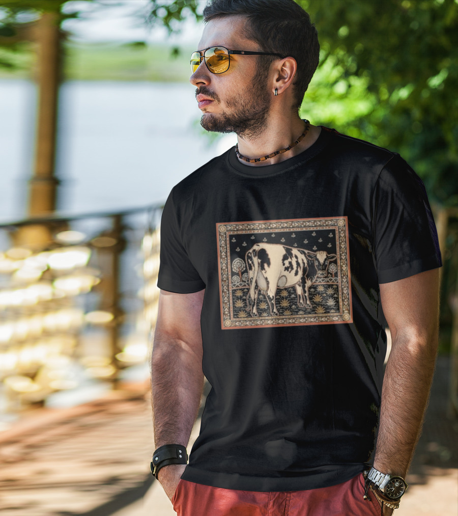 Atom Heart Mother Cow Psychedelic Vintage Tapestry T-Shirt