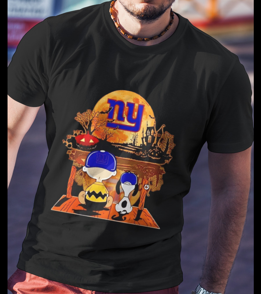 New York Giants Charlie Brown Snoopy Halloween Moon T-Shirt