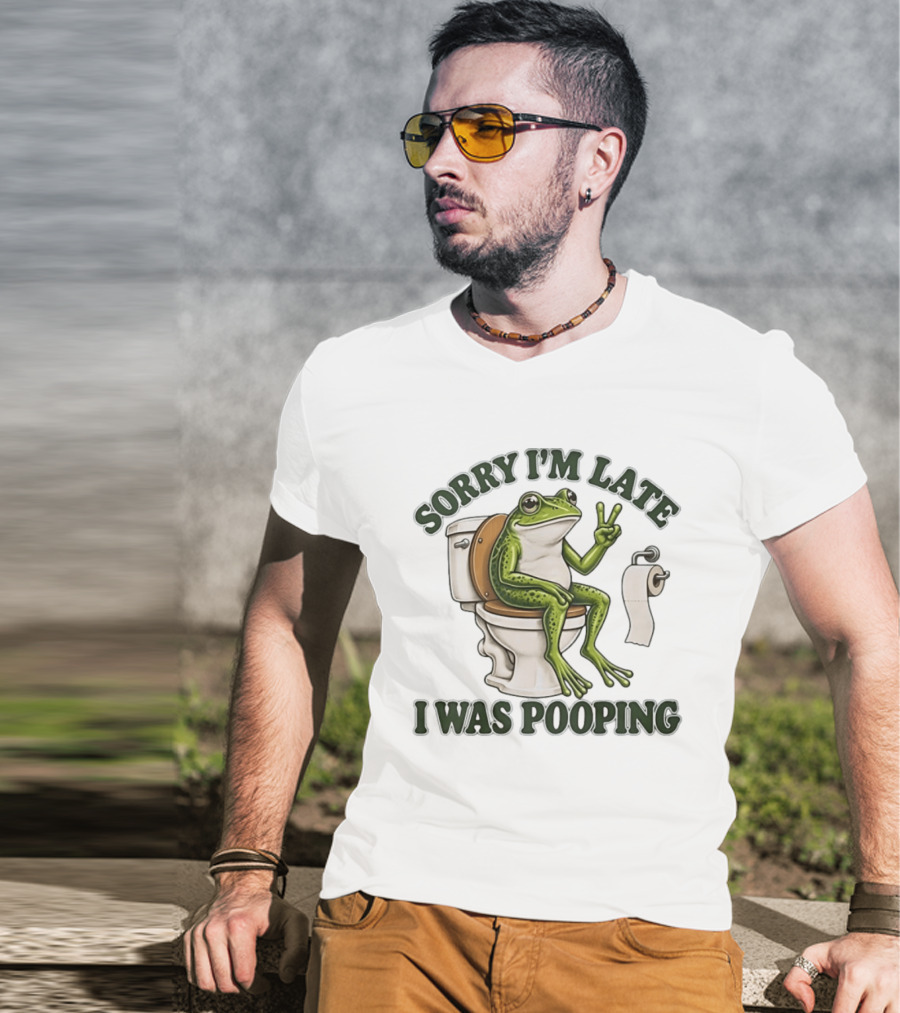 Sorry I'm Late I Was Pooping Frog On Toilet Peace Gesture T-Shirt